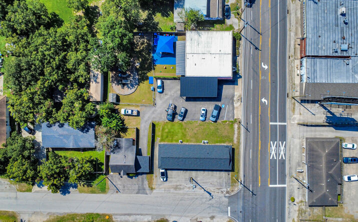 Pictures of Office, Special Purpose, Retail, Business for Sale property located at 111 N Main St, Highlands, TX 77562 for sales - image #1