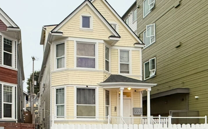Pictures of Multifamily property located at 1212 S I St, Tacoma, WA 98405 for sales - image #1