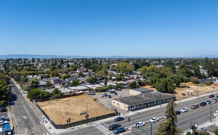 Pictures of Mixed Use, Retail property located at 24471 Mission Blvd, Hayward, CA 94544 for sales - image #1