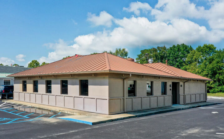 Pictures of Retail property located at 1385 1st St N, Alabaster, AL 35007 for sales - image #1