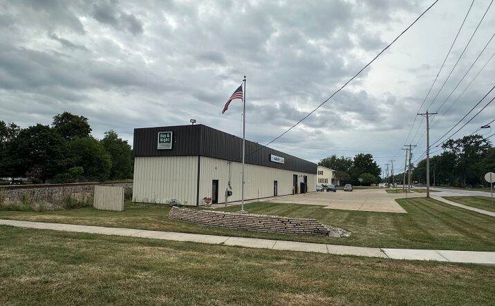 Pictures of Office, Industrial property located at 500 W Indiana Ave, Perrysburg, OH 43551 for sales - image #1