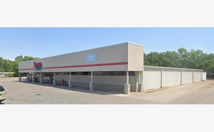 Pictures of Retail property located at 1225 pass road, Gulfport, MS 39501 for sales - image #1