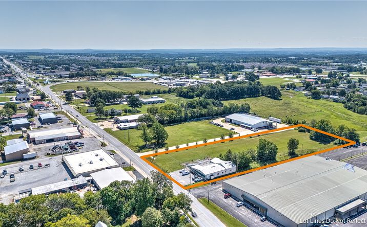 Pictures of Retail property located at 1520 E Main Street, Siloam Springs, AR 72761 for sales - image #1