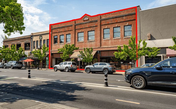 Pictures of Retail property located at 114 W Main St, Medford, OR 97501 for sales - image #1