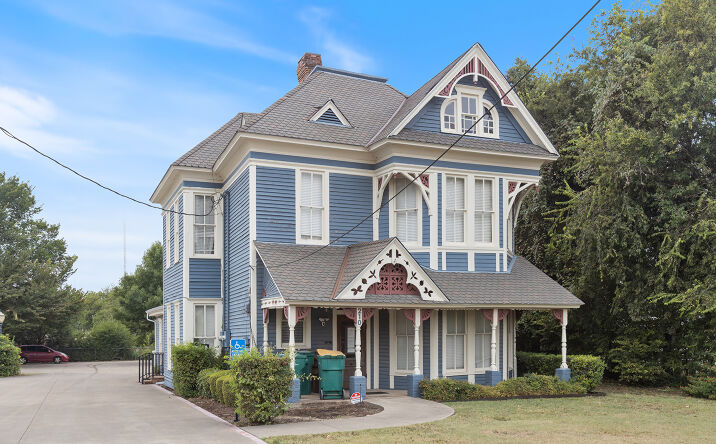 Pictures of Hospitality, Office, Retail, Special Purpose property located at 210 S Broad St, Cedar Hill, TX 75104 for sales - image #1