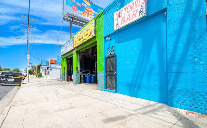 Pictures of Special Purpose property located at 11717 Victory Boulevard, North Hollywood, CA 91606 for sales - image #1