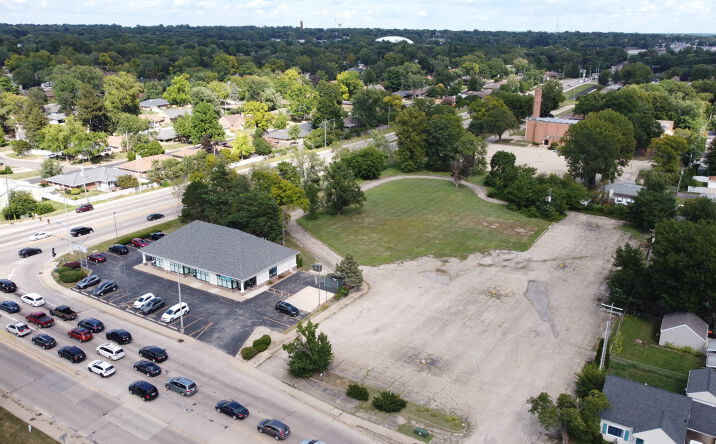 Pictures of Land property located at 3616 Sheridan Rd, Peoria, IL 61614 for sales - image #1