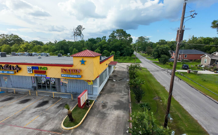Pictures of Hospitality, Retail property located at 2916 E Lucas Dr, Beaumont, TX 77703, Beaumont, TX 77703 for sales - image #1