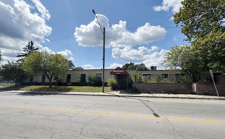 Pictures of Multifamily property located at 221 N Washington St, Marion, IN 46952 for sales - image #1