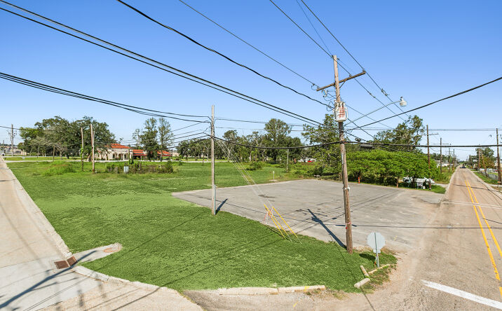 Pictures of Land property located at 300 Main St, Belle Chasse, LA 70037 for sales - image #1