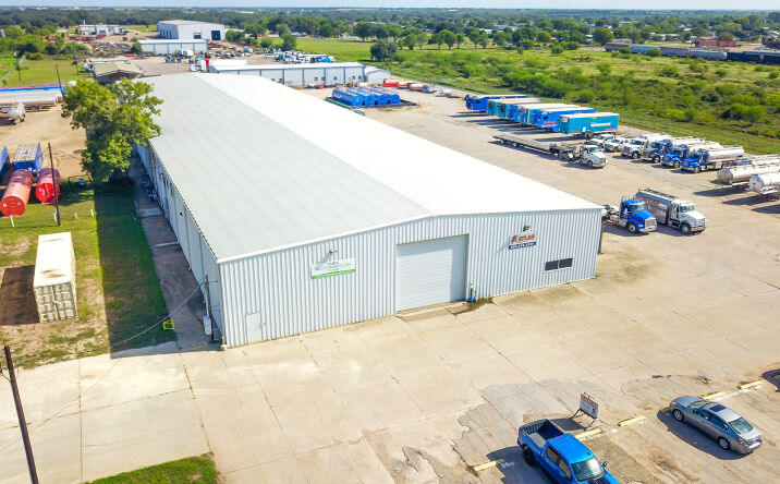 Pictures of Industrial property located at 808 Bob White Rd, Victoria, TX 77905 for sales - image #1