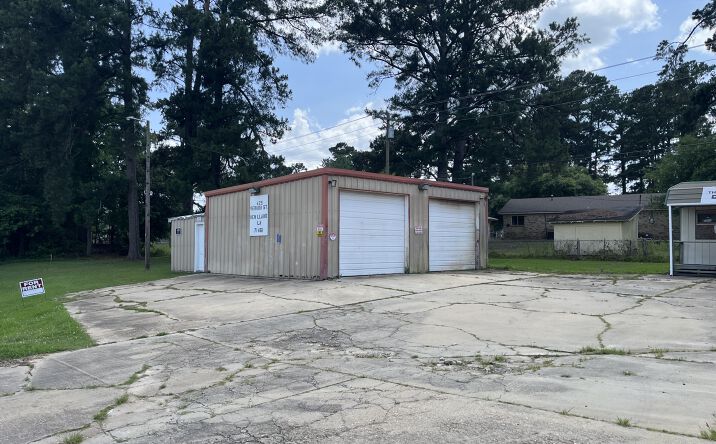 Pictures of Special Purpose property located at 429 Vernon St, New Llano, LA 71461 for sales - image #1