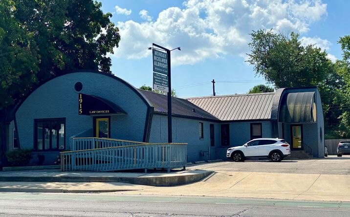 Pictures of Office property located at 1915 Broad Ripple Ave, Indianapolis, IN 46220 for sales - image #1