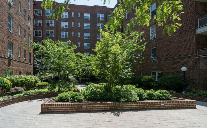Pictures of Office property located at 79-10 34th Avenue Unit 1D, new York, NY 11372 for sales - image #1