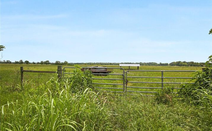 Pictures of Land property located at 928-951 Hwy 306 Hwy, Des Allemands, LA 70030 for sales - image #1