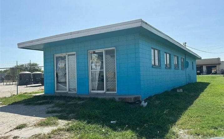 Pictures of Industrial property located at 101 Mcintyre Ave, Taft, TX 78390 for sales - image #1