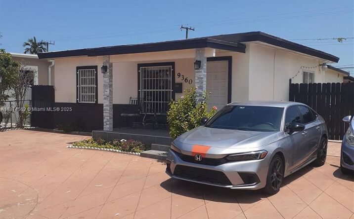Pictures of Multifamily property located at 9360 SW 37th St, Miami, FL 33165 for sales - image #1
