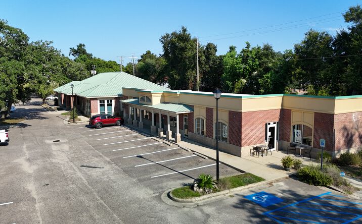 Pictures of Office, Retail property located at 360 Courthouse Road, Gulfport, MS 39507 for sales - image #1