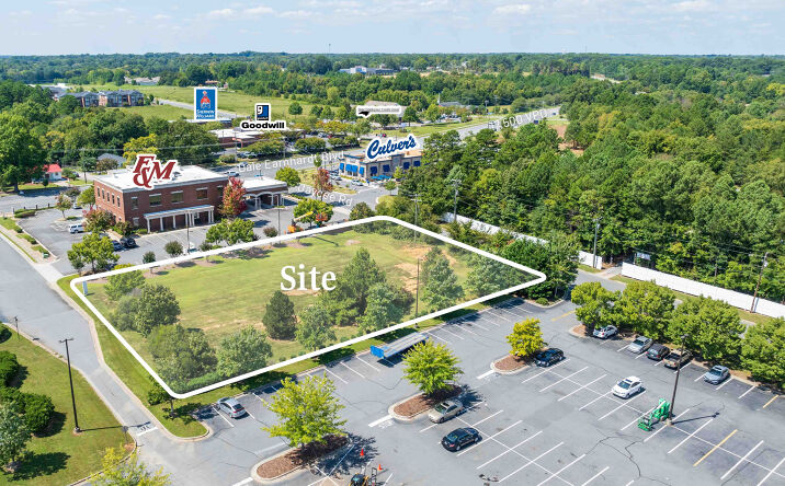 Pictures of Land property located at 2895 Dale Earnhardt Blvd, Kannapolis, NC 28083 for sales - image #1