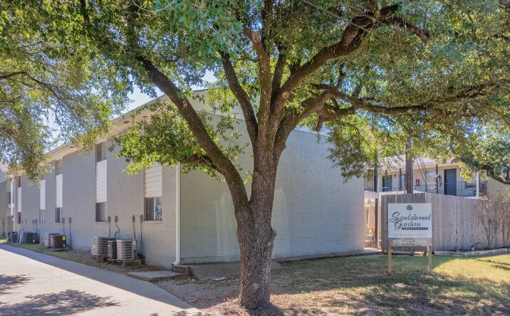 Pictures of Multifamily property located at 505 Wayside Dr, Bryan, TX 77802 for sales - image #1