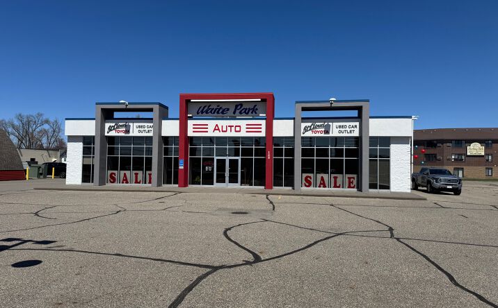 Pictures of Retail property located at 115 Division St, Waite Park, MN 56387 for sales - image #1