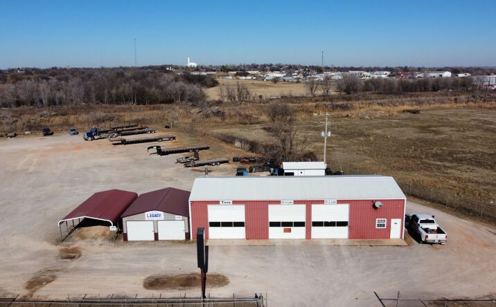 Pictures of Office property located at 1202 W Cherokee St, Lindsay, OK 73052 for sales - image #1