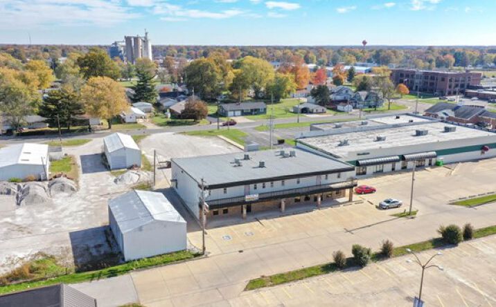 Pictures of Mixed Use property located at 201 McCausland St, Carlinville, IL 62626 for sales - image #1