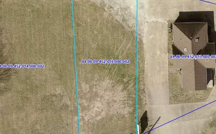 Pictures of Land property located at 212 Maple Avenue, Terre Haute, IN 47804 for sales - image #1
