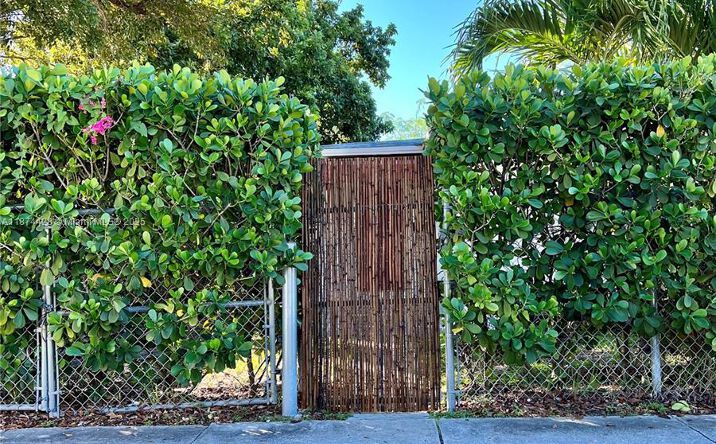 Pictures of Multifamily property located at 150 NE 59th St, Miami, FL 33137 for sales - image #1