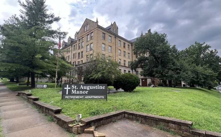 Pictures of Hospitality, Multifamily, Senior Living property located at 1301 NE Glendale, Peoria, IL 61603 for sales - image #1