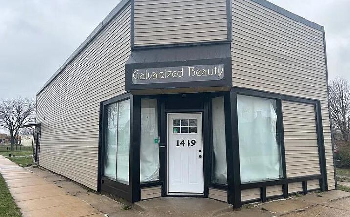 Pictures of Retail, Office, Business for Sale property located at 1449 B Ave NE, Cedar Rapids, IA 52402 for sales - image #1