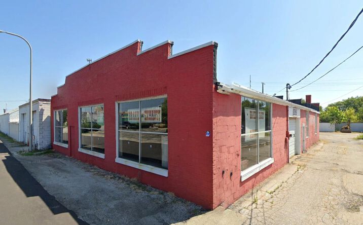 Pictures of Retail property located at 308 S Market St, Champaign, IL 61820 for sales - image #1