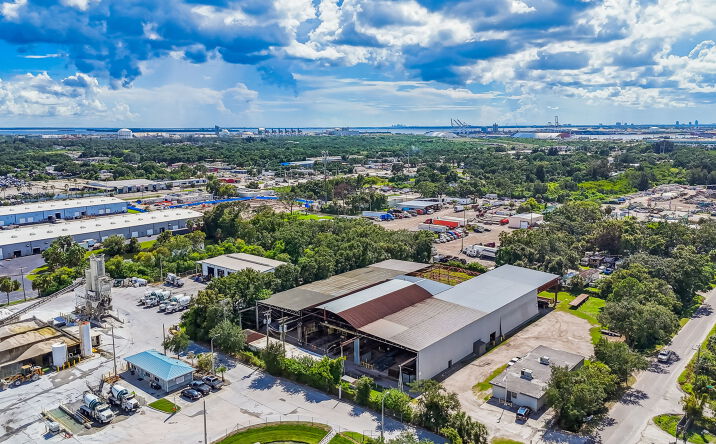 Pictures of Industrial property located at 5101 24th Ave S, Tampa, FL 33619 for sales - image #1