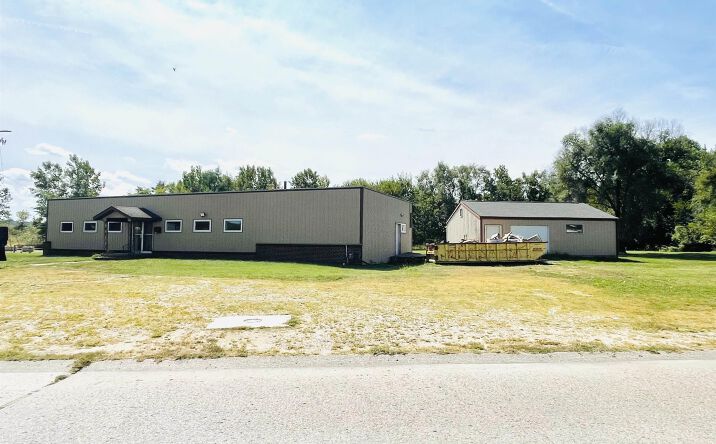 Pictures of Office, Retail, Industrial property located at 1404 Avenue M, Fort Madison, IA 52627 for sales - image #1