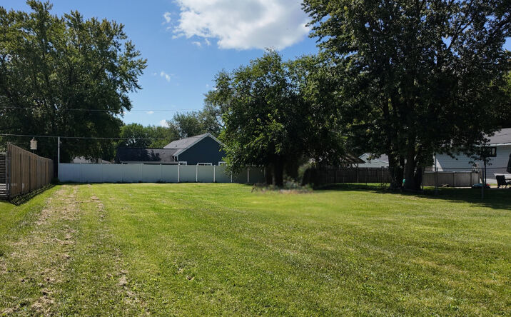 Pictures of Land property located at 2408 Chestnut Street, Joliet, IL 60435 for sales - image #1