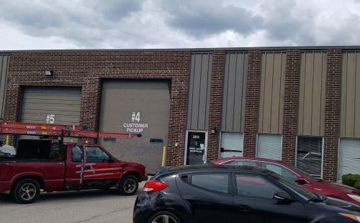 Pictures of Industrial property located at 305 Eisenhower Lane, Lombard, IL 60148 for sales - image #1