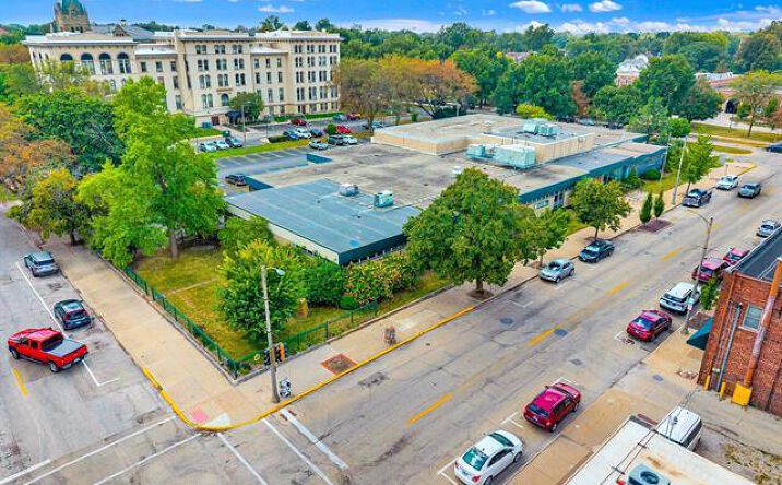 Pictures of Industrial, Self Storage, Retail, Office property located at 40 E SIMMONS Street, Galesburg, IL 61401 for sales - image #1