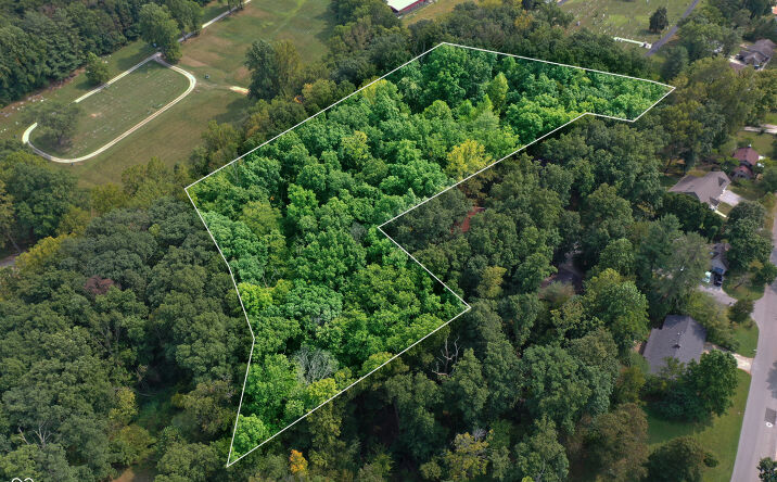 Pictures of Land property located at 0 Redbud Dr, Nashville, IN 47448 for sales - image #1