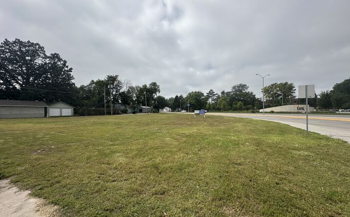Pictures of Land property located at 802 W 25th St, Kearney, NE 68845 for sales - image #1