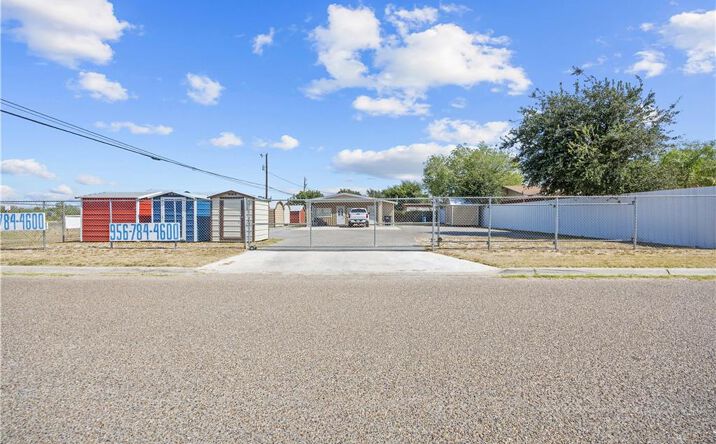 Pictures of Office property located at 1106 N Alton Boulevard, Alton, TX 78573 for sales - image #1