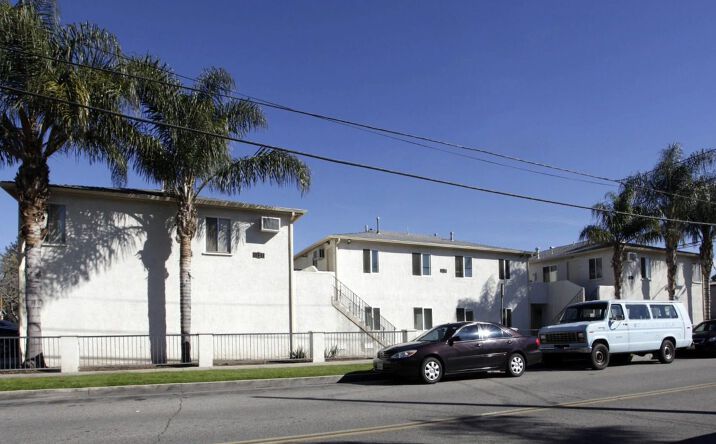 Pictures of Multifamily property located at 1117-1121 2nd St, San Fernando, CA 91340 for sales - image #1