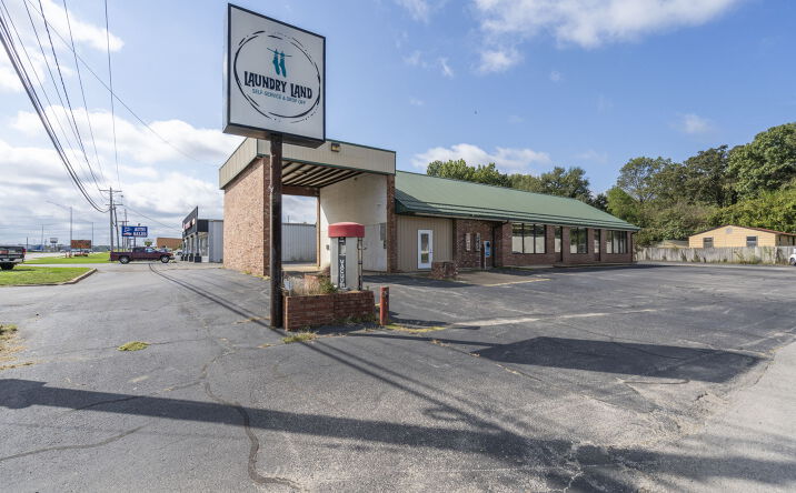 Pictures of Business for Sale, Land, Retail property located at 1711 Porter Wagoner Blvd, West Plains, MO 65775 for sales - image #1