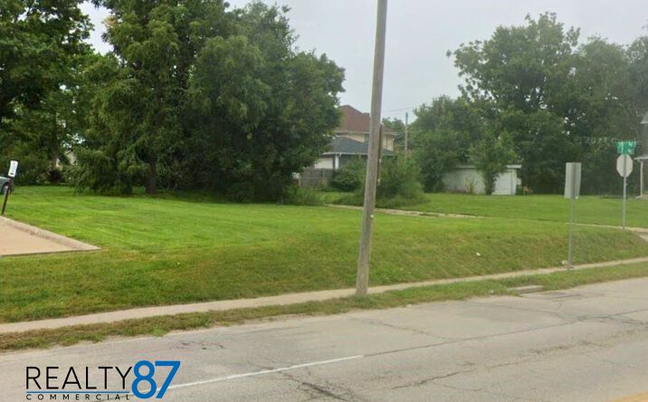 Pictures of Land property located at 1486 7th Ave, Marion, IA 52302 for sales - image #1
