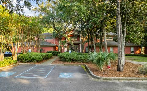 1017 Chuck Dawley Blvd