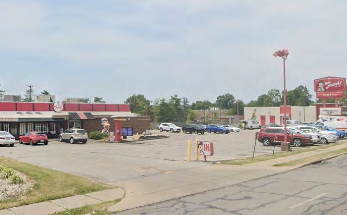 Pictures of Retail property located at 4227 Bridgetown Rd, Cincinnati, OH 45211 for sales - image #1