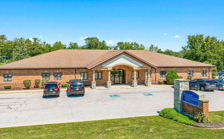Pictures of Office property located at 800 West Burrell Drive, Crown Point, IN 46307 for sales - image #1