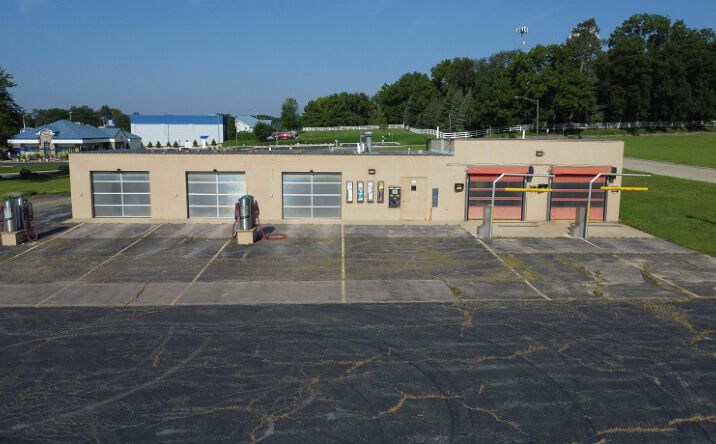 Pictures of Retail property located at 1670 S Willard Drive, Freeport, IL 61032 for sales - image #1