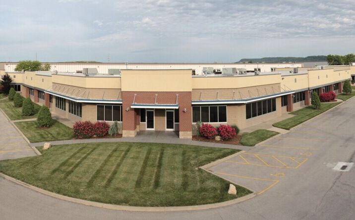 Pictures of Industrial, Office property located at 7707 National Turnpike, Louisville, KY 40214 for sales - image #1