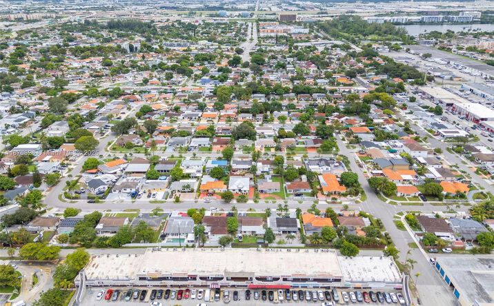 Pictures of Business for Sale property located at 7147 SW 8th St, Miami, FL 33144 for sales - image #1