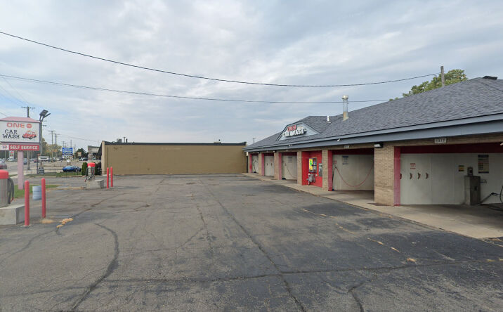 Pictures of Retail property located at 31062 Utica Rd, Fraser, MI 48026 for sales - image #1